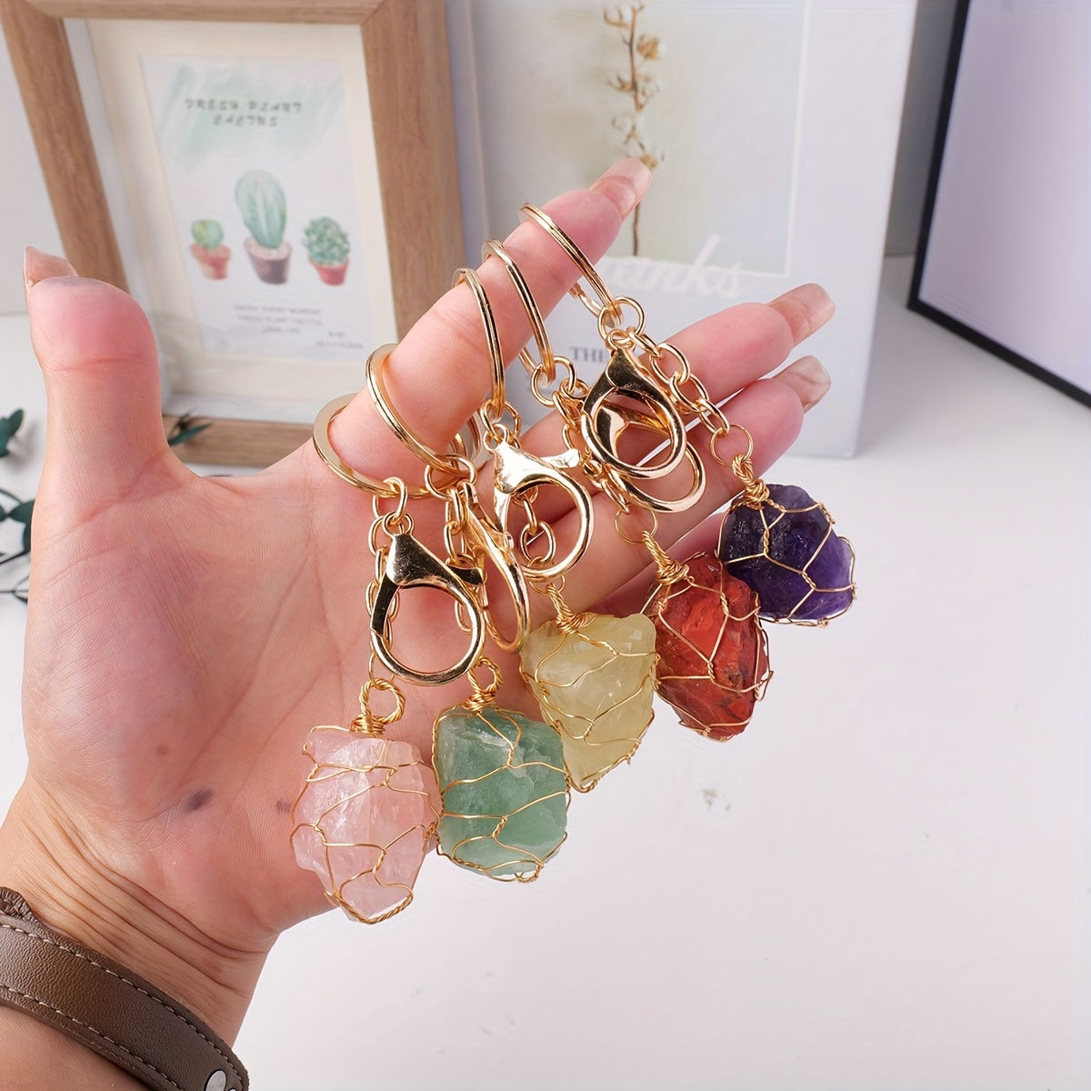 Single Natural Crystal Raw Stone Keychain - Handcrafted Golden Wire Mesh Bag with Unpolished Gemstone, Sports Themed Lobster Clasp Decorative Key Chain for Christmas