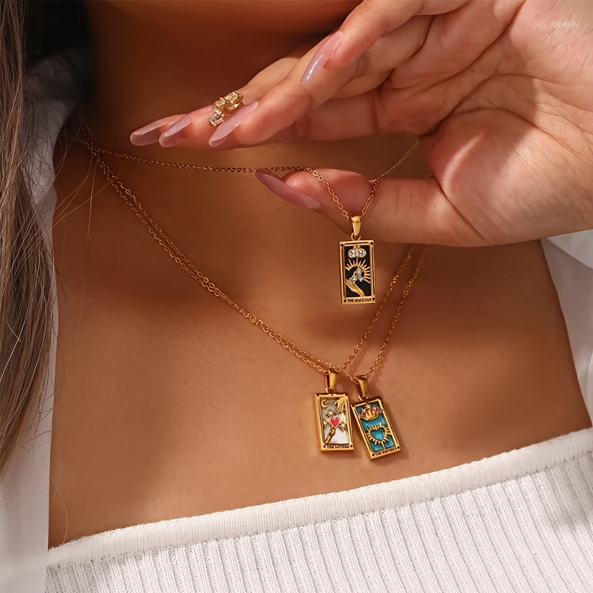 1pc Vintage Tarot Necklace with Sun Moon Heart World Card Pendants - Golden-Tone -Coated Astrology Symbols, Elegant Celestial Jewelry for Women, Casual Attire & Gift Idea, Zodiac Jewelry, Intricate Detailing, Bead Chain