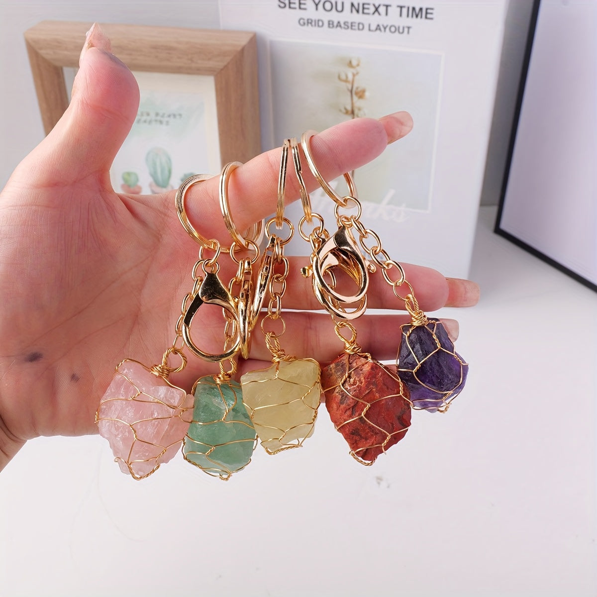Single Natural Crystal Raw Stone Keychain - Handcrafted Golden Wire Mesh Bag with Unpolished Gemstone, Sports Themed Lobster Clasp Decorative Key Chain for Christmas