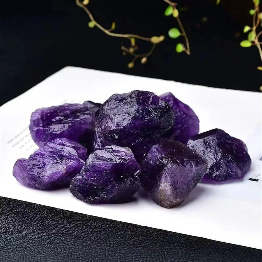 Raw Amethyst Quartz – Reiki Healing Crystal for Meditation & Room Decor