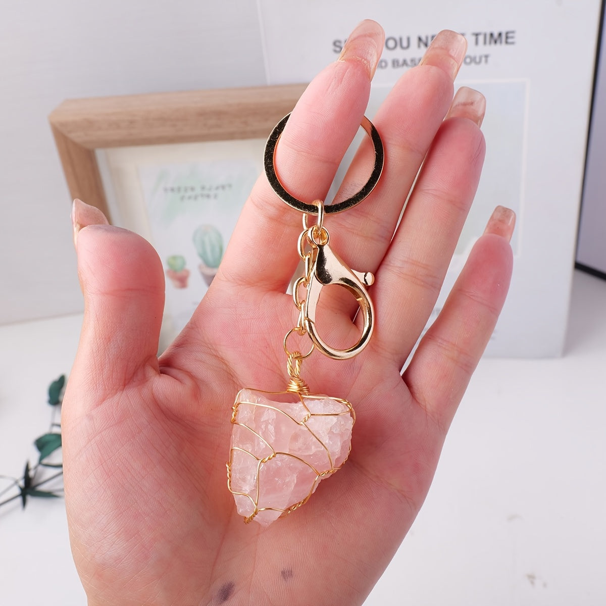 Single Natural Crystal Raw Stone Keychain - Handcrafted Golden Wire Mesh Bag with Unpolished Gemstone, Sports Themed Lobster Clasp Decorative Key Chain for Christmas